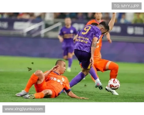 基莱斯 10 球领跑射手榜！单挑泰山防线爆射制胜，王大雷望球兴叹(3)